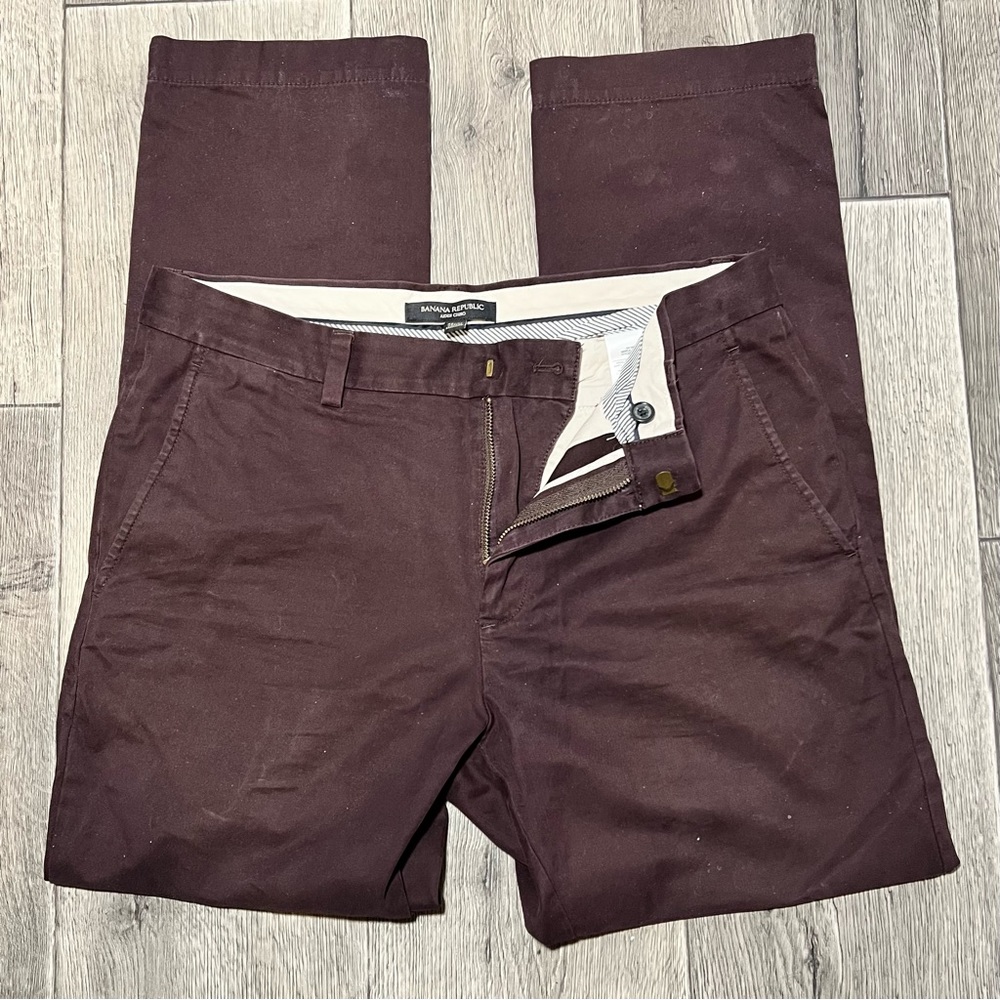 32 X 30 Banana Republic chino pants